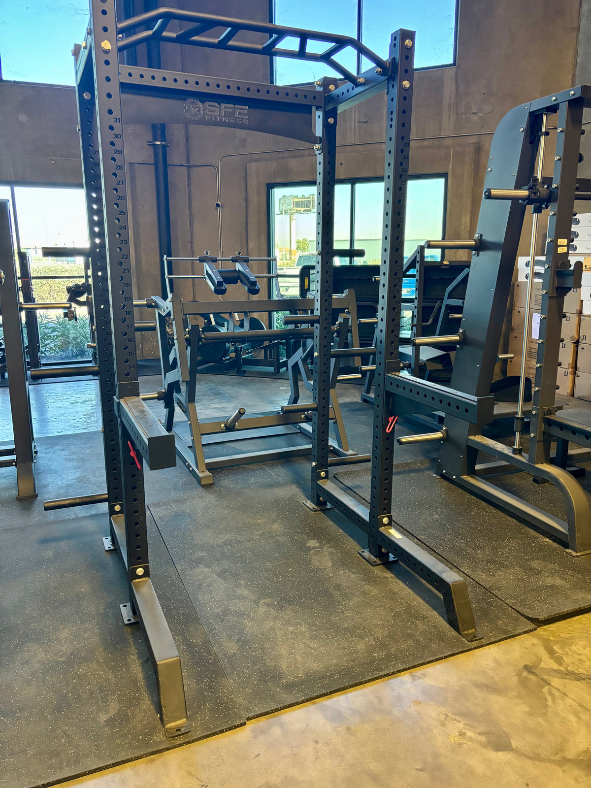 SFE Commercial Squat Rack with Safety Catches, Weight Storage & Olympic Barbell